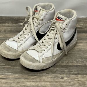 Nike Blazer Mid ‘77 Vintage‎ White Black Youth 4Y High Top Sneakers